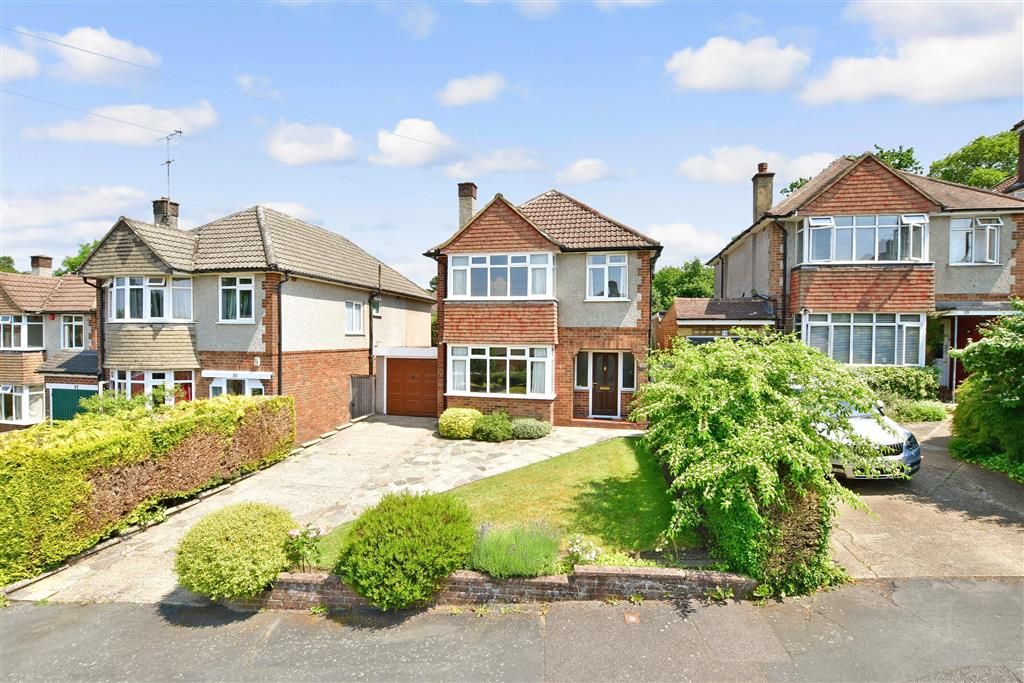 3 bed detached house for sale in Oakwood Close, Redhill, Surrey RH1