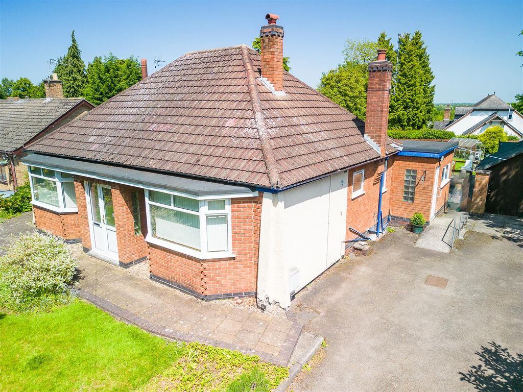 3 bed detached bungalow for sale in Burbage Road, Burbage, Hinckley