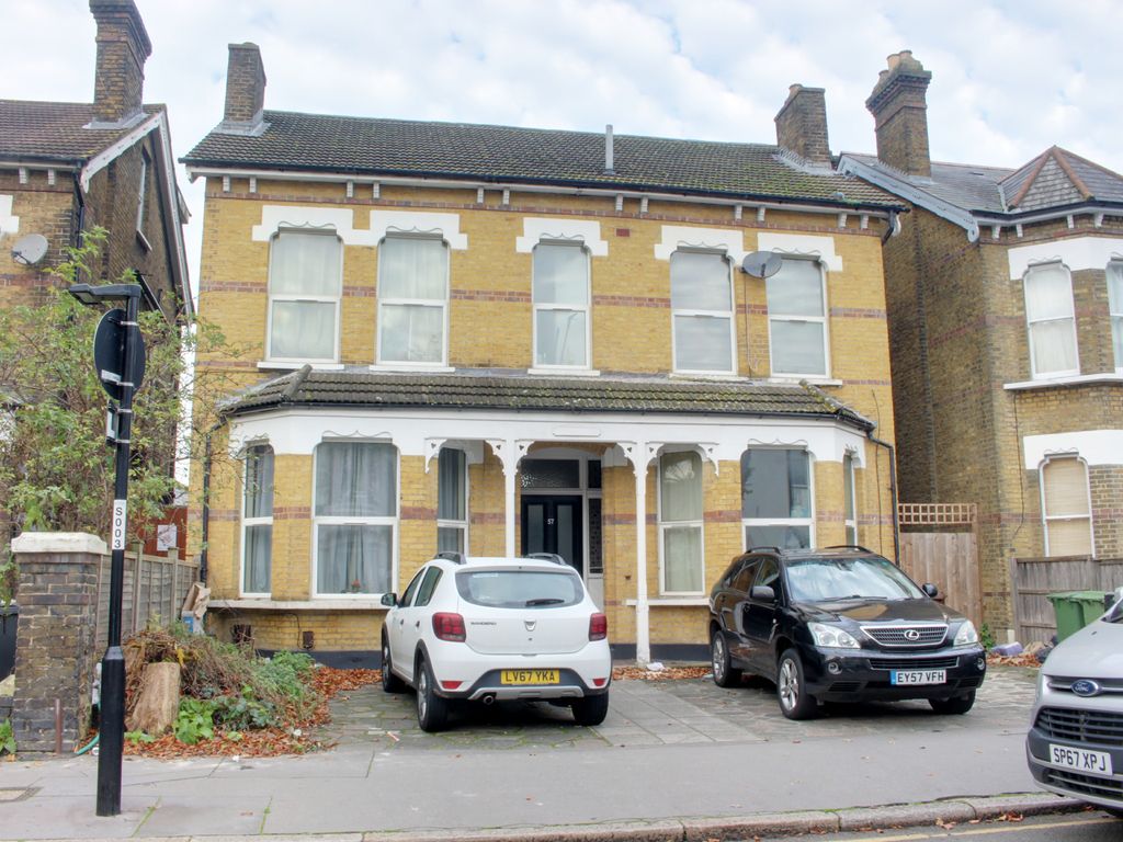 Studio to rent in Oakfield Road, Croydon CR0, £950 pcm Zoopla