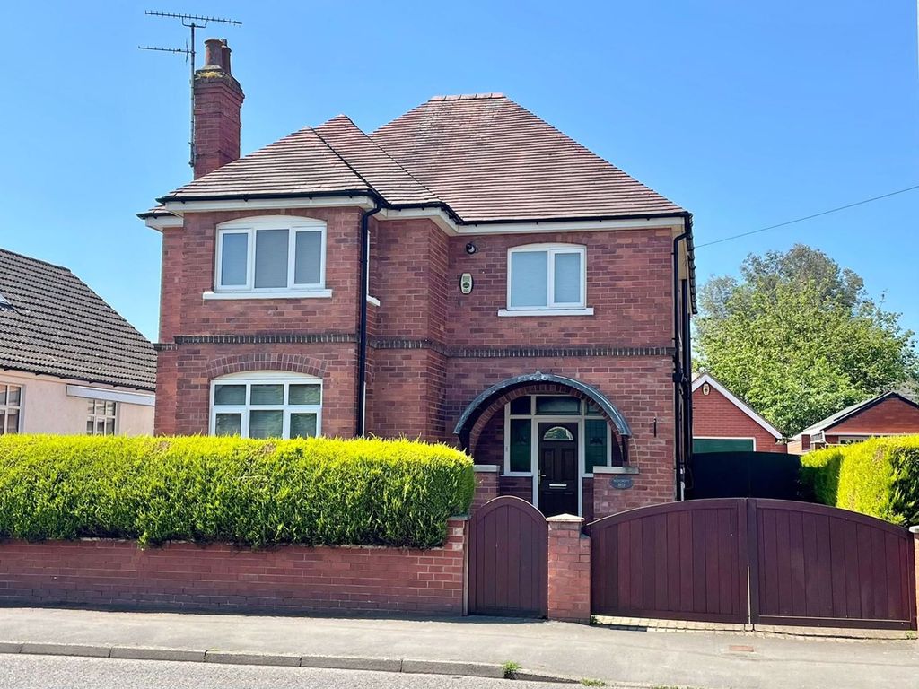 4 bed detached house for sale in 89 Three Elms Road, Hereford HR4, £