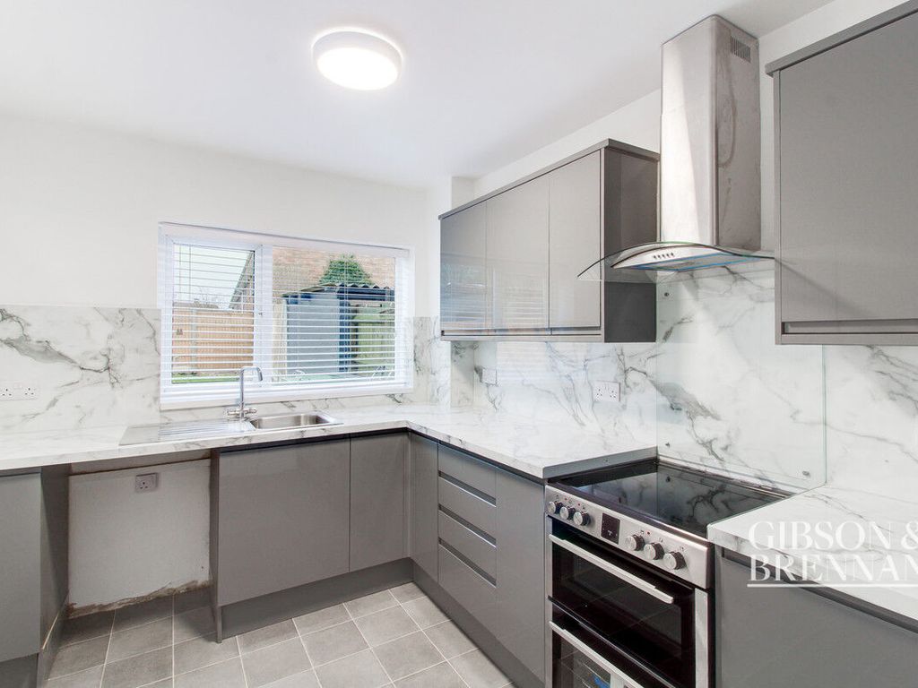 3 bed terraced house for sale in Denys Drive, Basildon SS14, £350,000