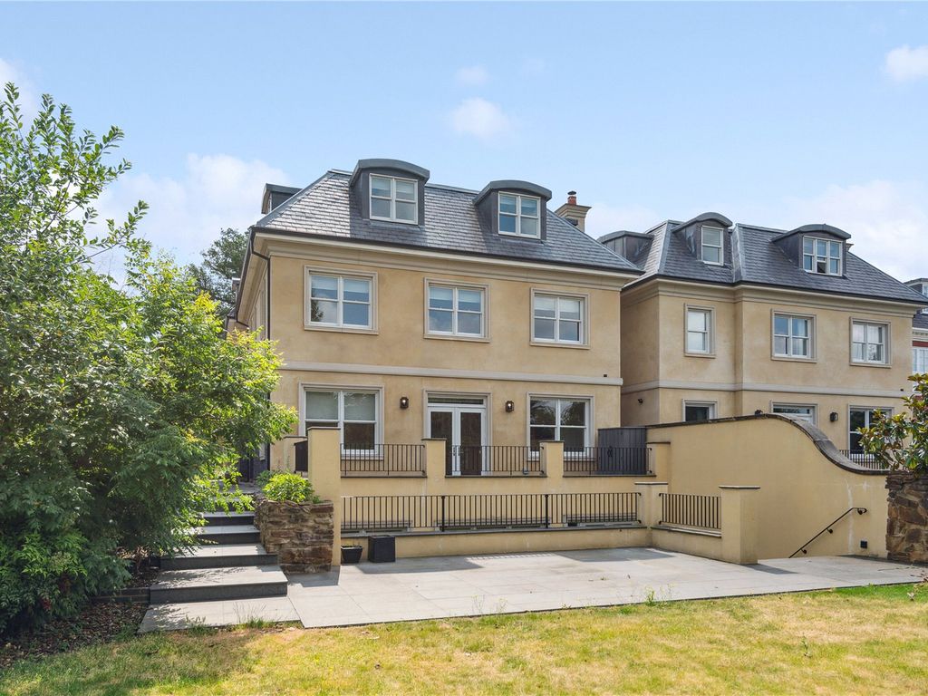 New home, 6 bed detached house for sale in Bank Lane, Roehampton Gate