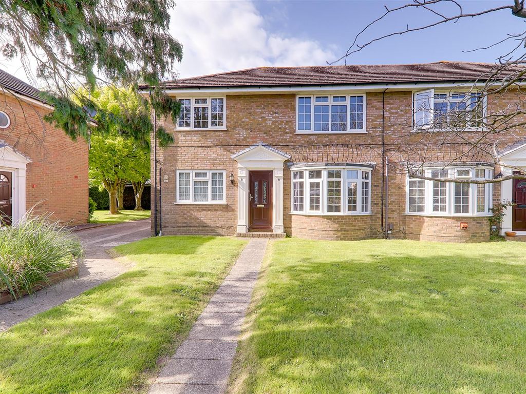 2 bed flat to rent in St. Lawrence Avenue, Gaisford, Worthing BN14, £