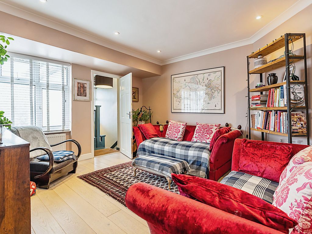 2 bed for sale in Sydney Road, London N10 Zoopla