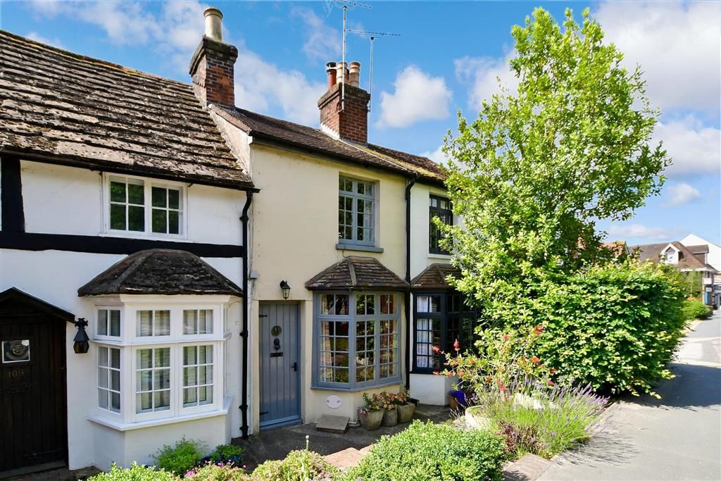 2 bed terraced house for sale in Lower Street, Pulborough, West Sussex