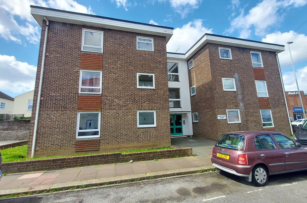 1 bed flat to rent in Hertford Road, Worthing BN11, £775 pcm Zoopla