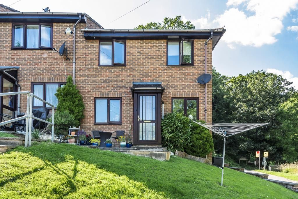 2 bed maisonette to rent in High Wycombe, Buckinghamshire HP12 - Zoopla