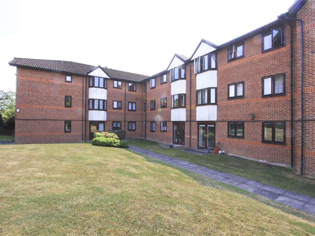 1 bed flat for sale in Juniper Court, Neal Close, Northwood HA6 - Zoopla