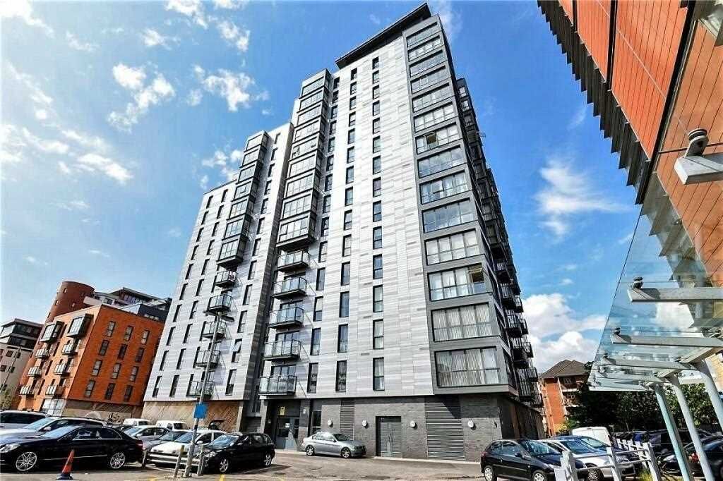 1 bed flat to rent in Lexington Apartments, Railway Terrace, Slough SL2