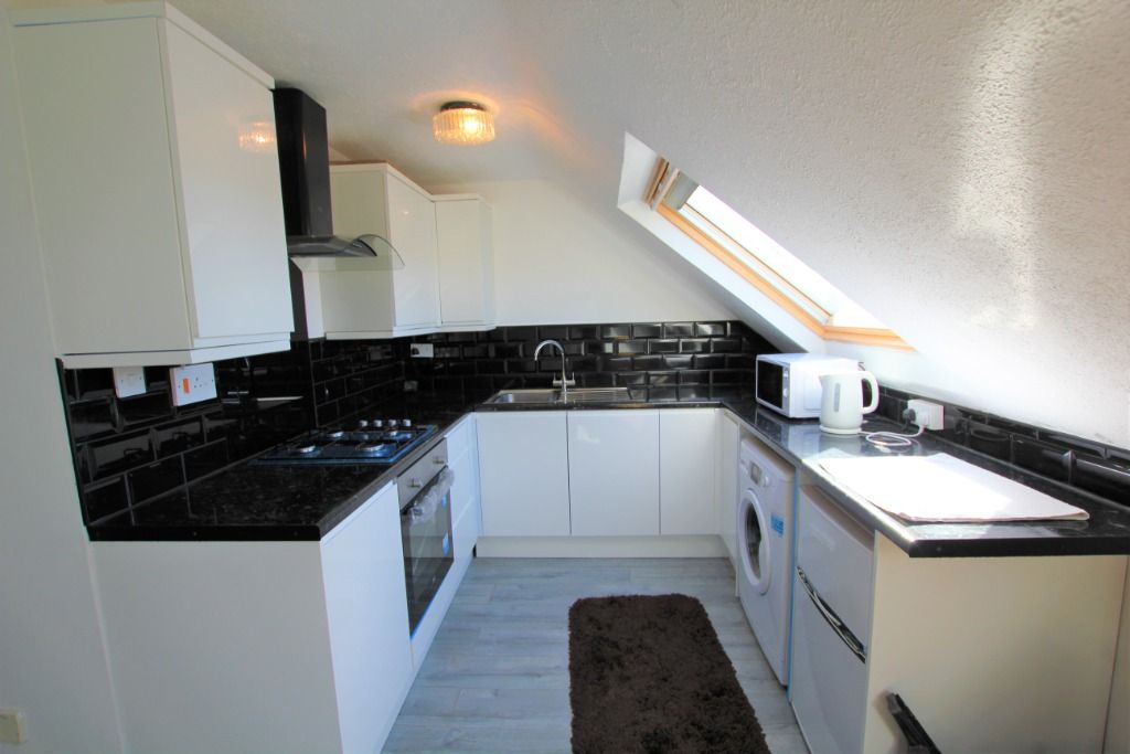 1 bed penthouse to rent in Queens Road, Central Wat, Watford WD17, £