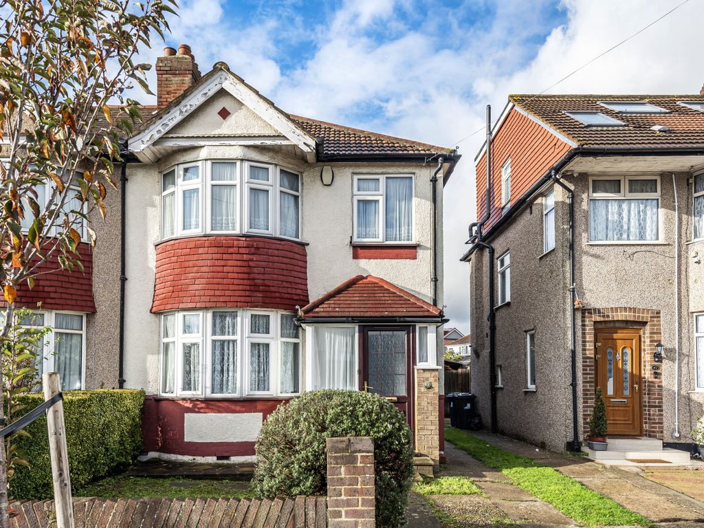4 bed semidetached house for sale in Harewood Avenue, Northolt