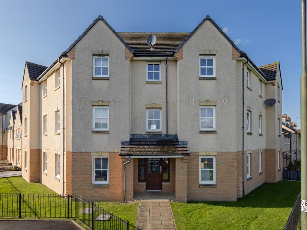 2 bed flat for sale in Russell Road, Bathgate EH48, £140,000 Zoopla