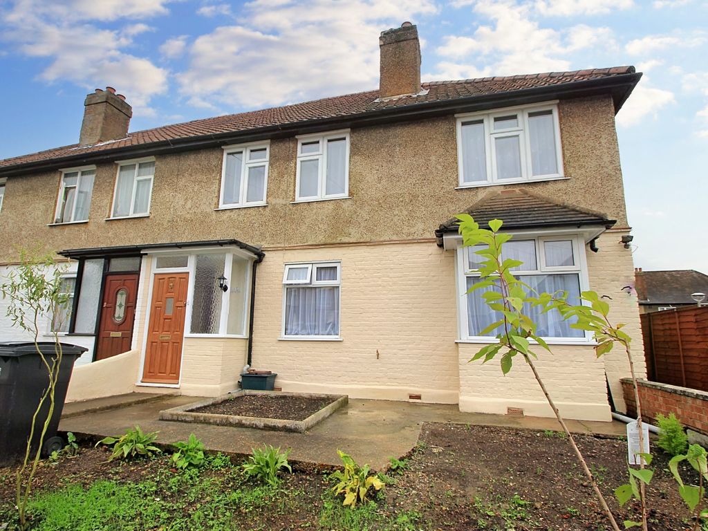 2 bed to rent in Gladstone Road, Surbiton, Surrey KT6, £