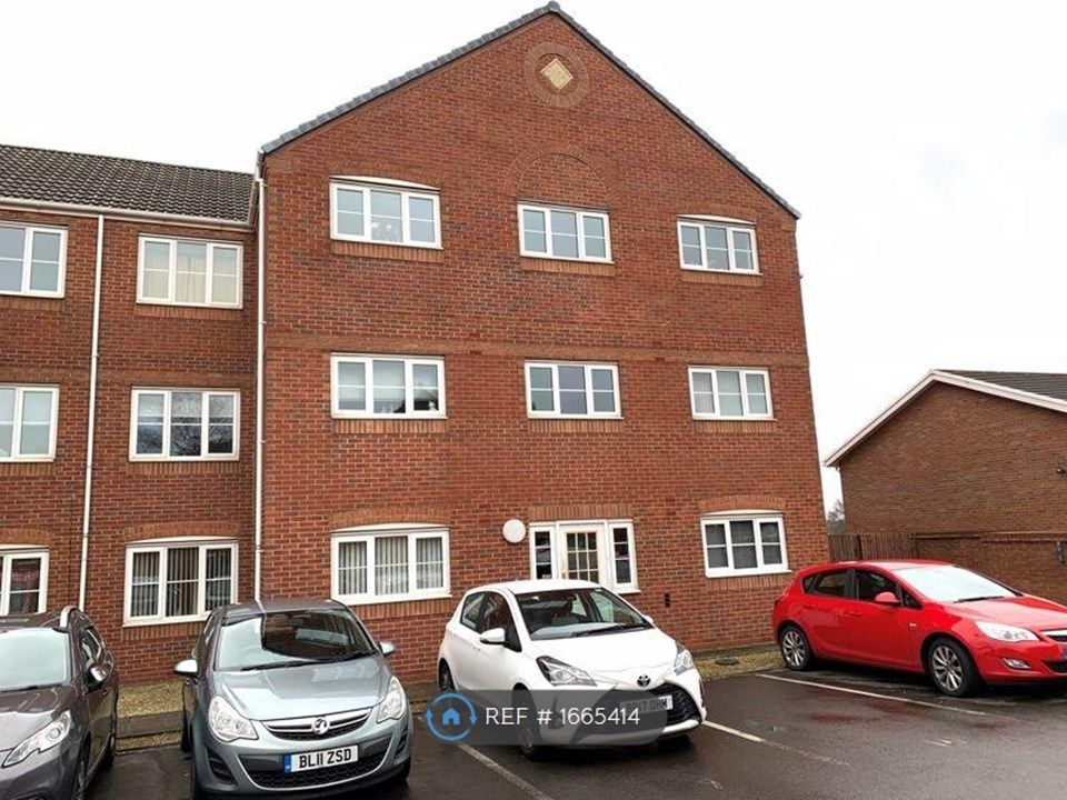 2 bed flat to rent in Blenheim Drive, Wednesbury WS10 Zoopla