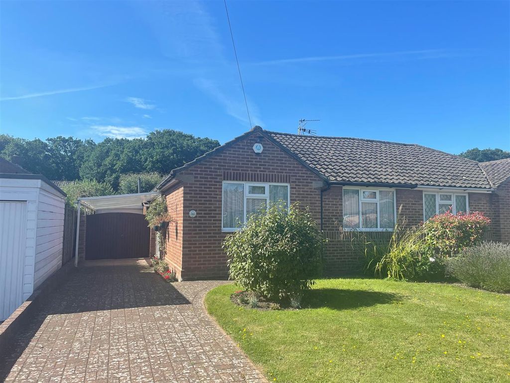 2 bed semidetached bungalow for sale in Rolleston Avenue, Petts Wood