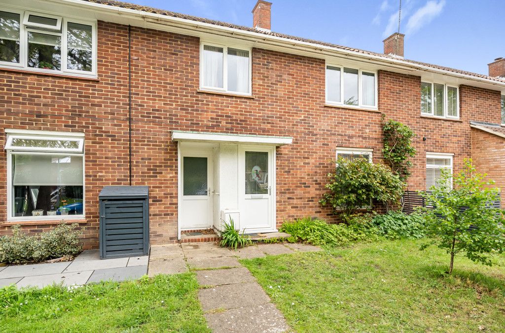 3 bed terraced house for sale in Harcourt Road, Bracknell, Berkshire
