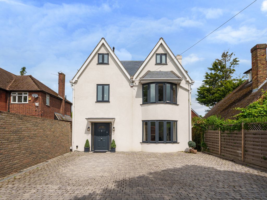 3 bed detached house for sale in Slough Road, Iver, Buckinghamshire SL0