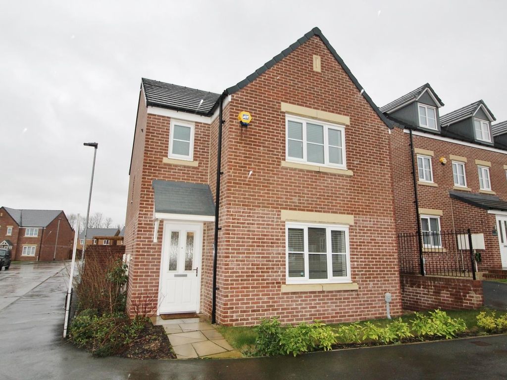 3 bed detached house for sale in Averill Way, Micklefield, Leeds LS25