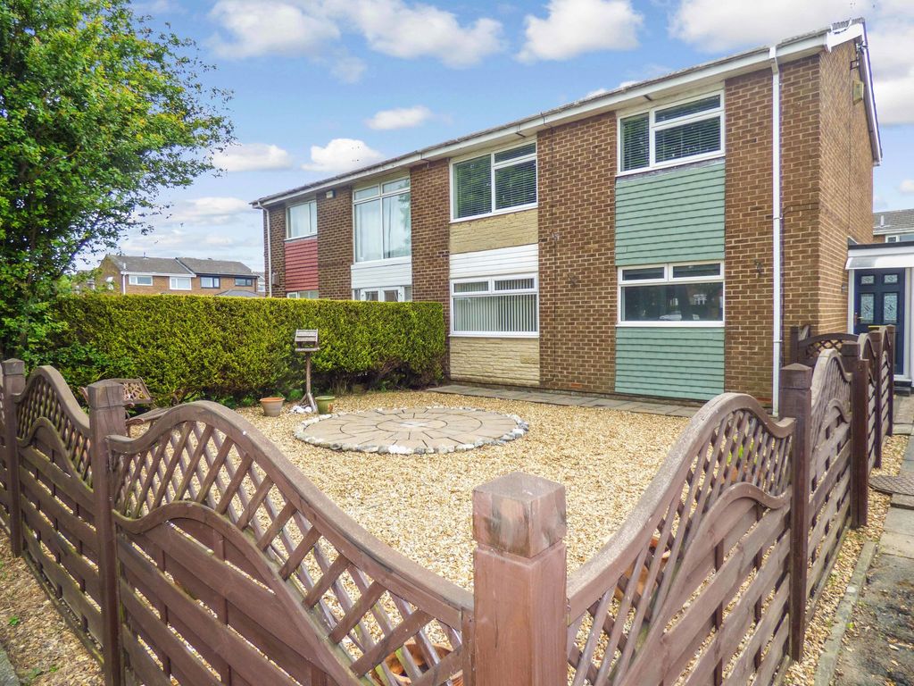 2 bed flat to rent in Culloden Walk, Garth Sixteen, Killingworth