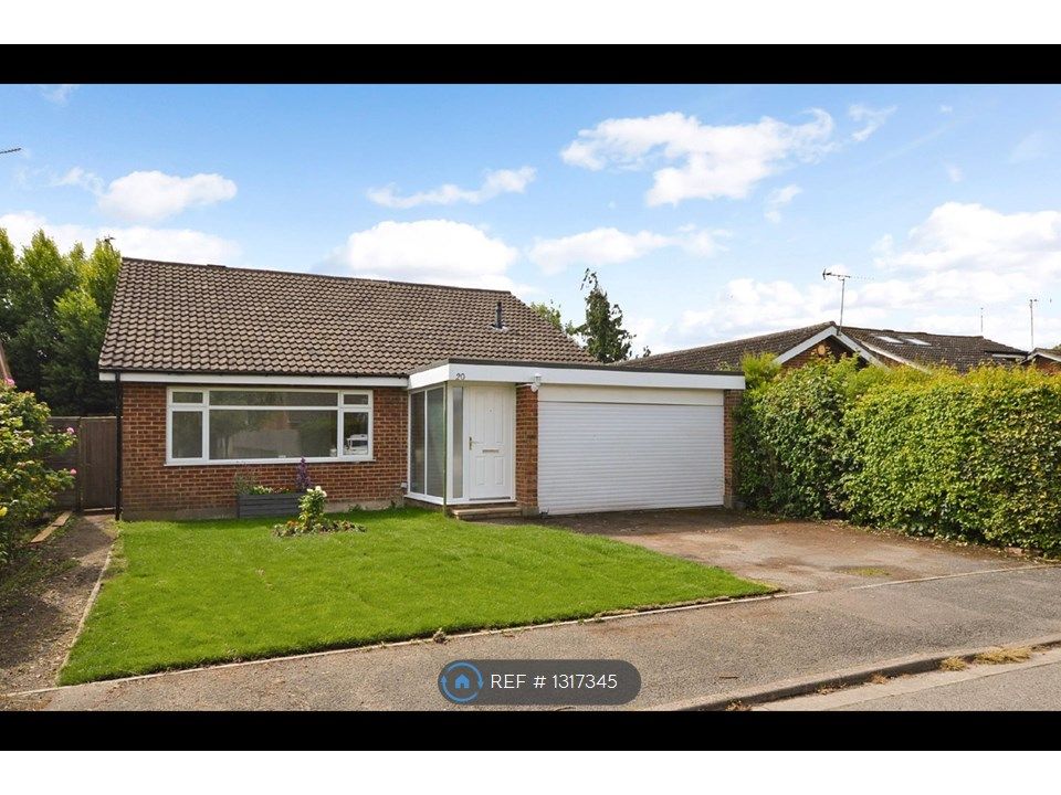 4 bed bungalow to rent in Irvine Drive, Stoke Mandeville, Aylesbury HP22 Zoopla