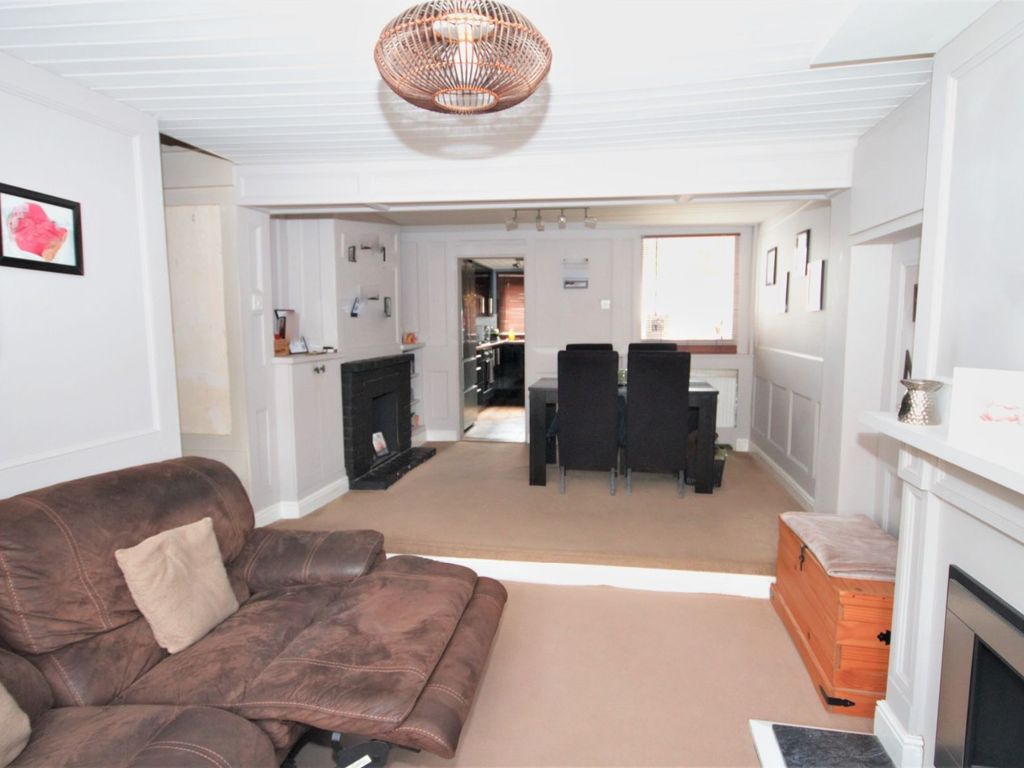 2 bed terraced house for sale in London Road, Teynham, Sittingbourne