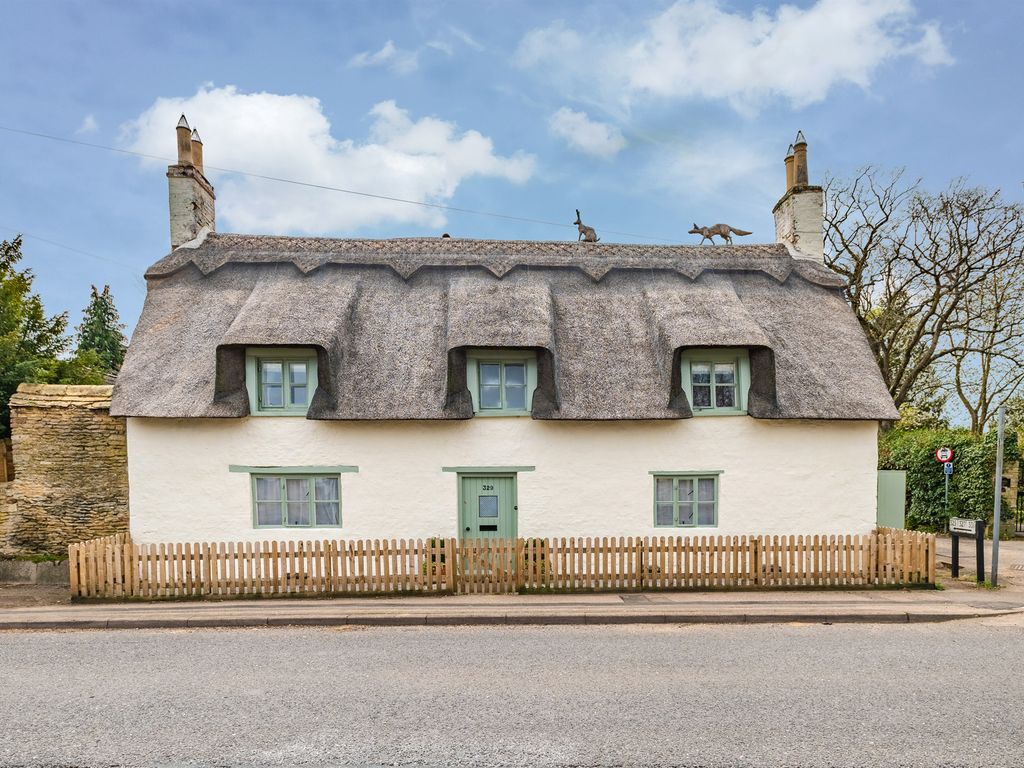 3 bed property for sale in Thorpe Road, Longthorpe, Peterborough PE3