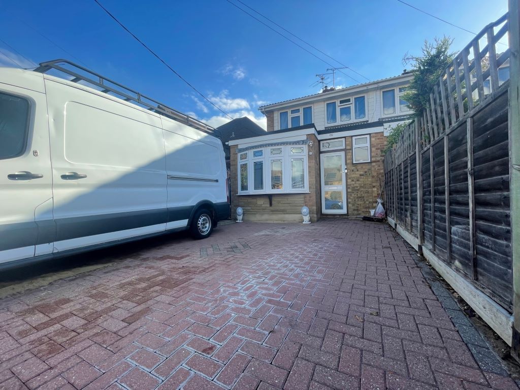 3 bed semidetached house to rent in The Drive, Hockley, Essex SS5 Zoopla