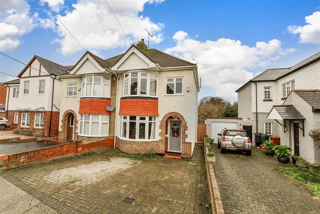 3 bed semidetached house for sale in King Arthurs Drive, Strood