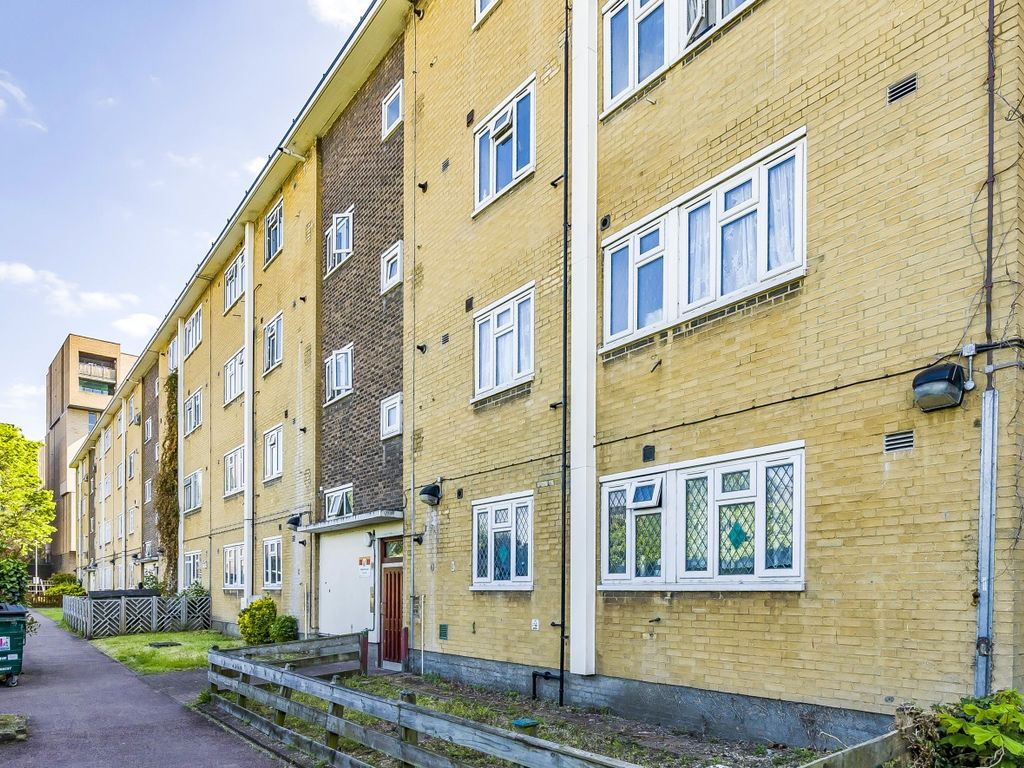 2 bed flat to rent in Bromley Road, London SE6 Zoopla