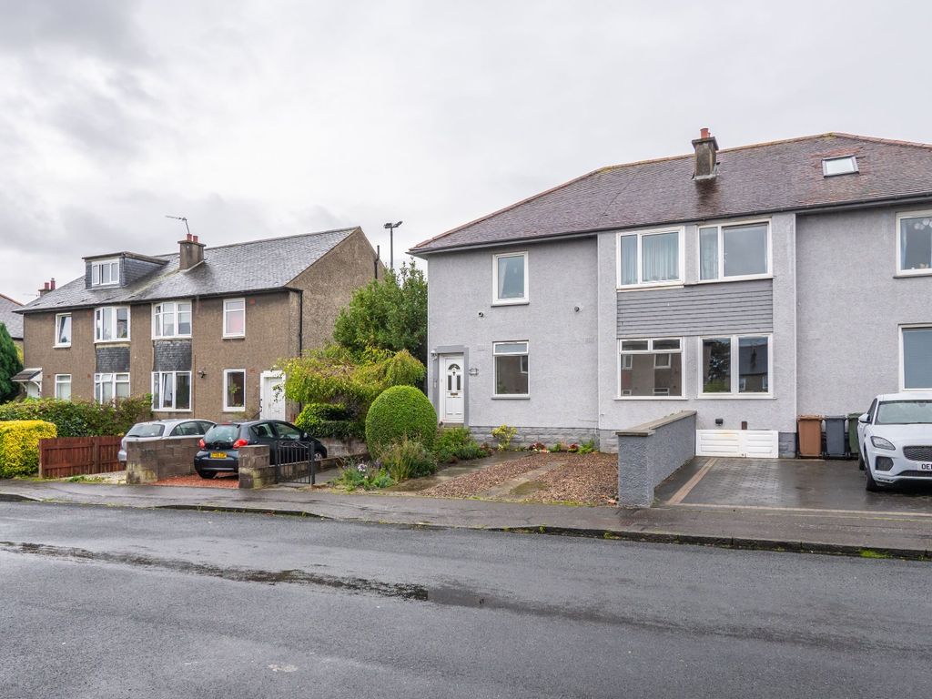 2 bed flat for sale in 251 Pilton Avenue, Edinburgh EH5, £140,000 Zoopla