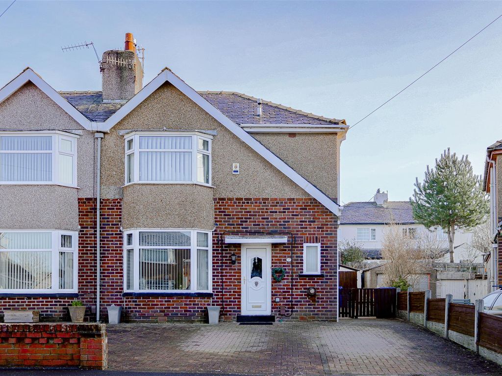 3 bed semidetached house for sale in Prairie Crescent, Burnley BB10