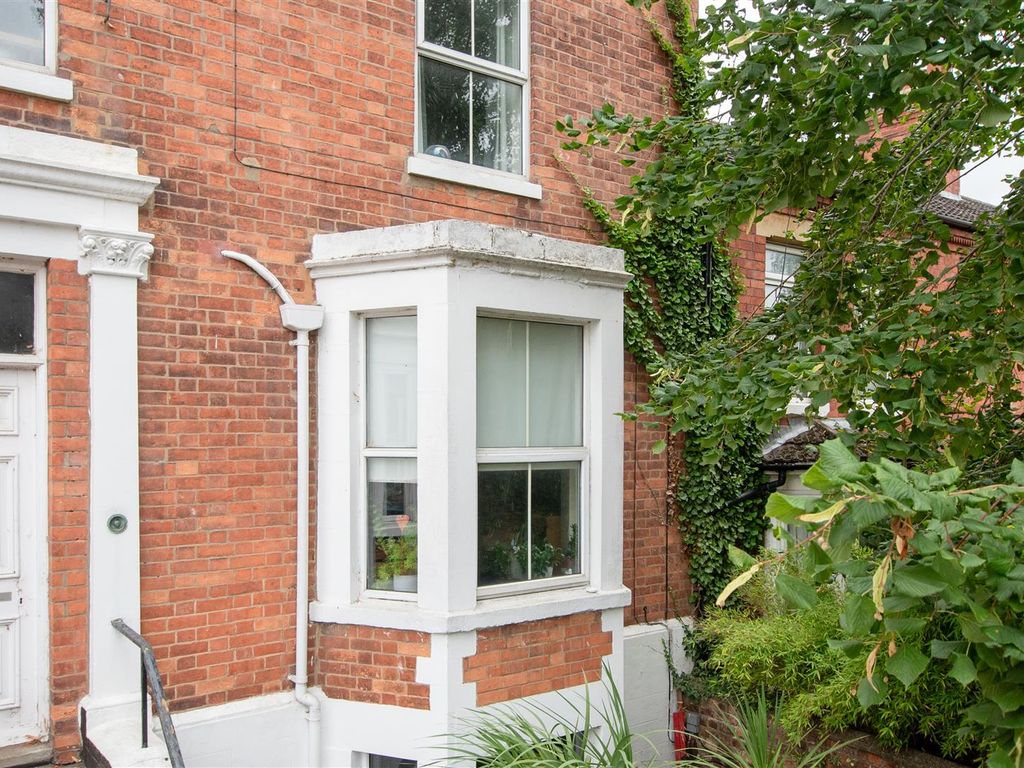 1 bed flat for sale in Hatton Park Road, Wellingborough NN8, £115,000