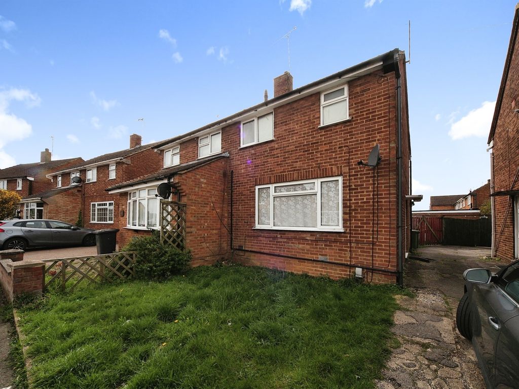 2 bed semidetached house for sale in Blackthorn Drive, Luton LU2 Zoopla