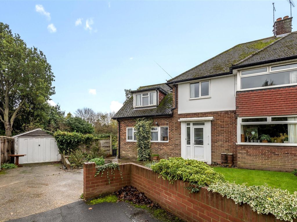 4 bed semidetached house for sale in Pine Close, Ingatestone CM4 Zoopla