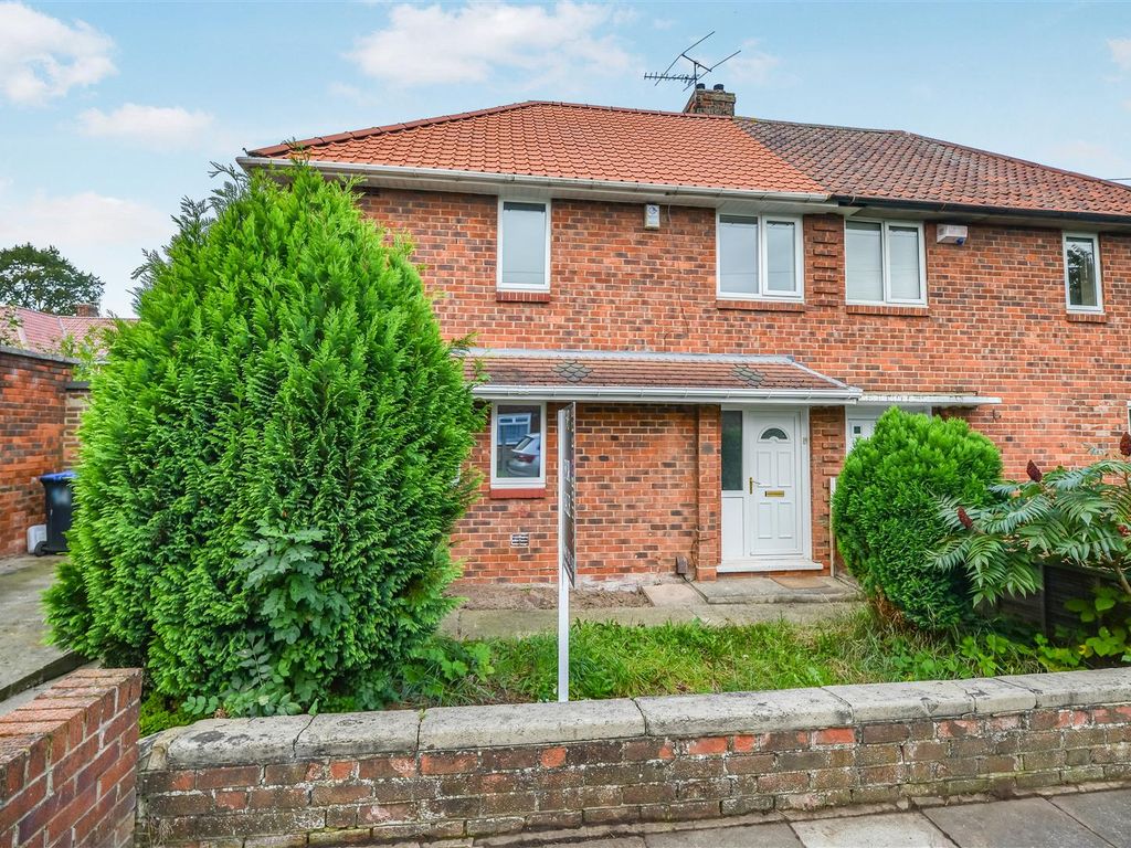 3 bed semidetached house for sale in Chadburn Green, Middlesbrough TS4