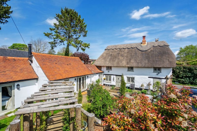 3 bed property for sale in Gibraltar, Aylesbury HP17, £795,000 Zoopla