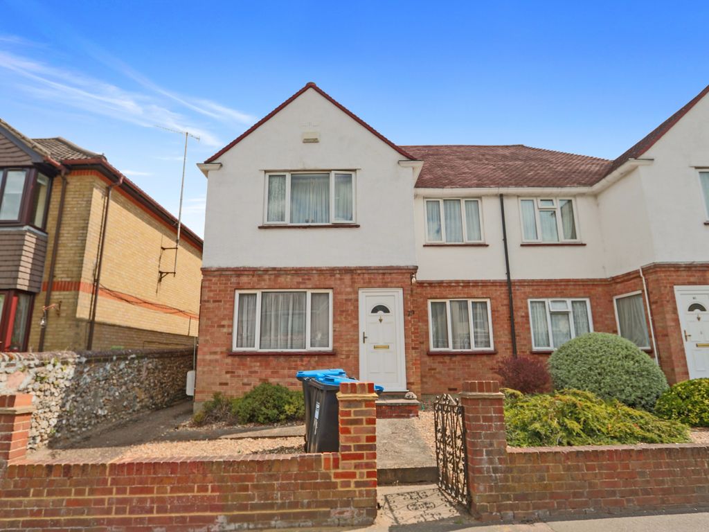 2 bed flat for sale in Godstone Road, Whyteleafe CR3 Zoopla