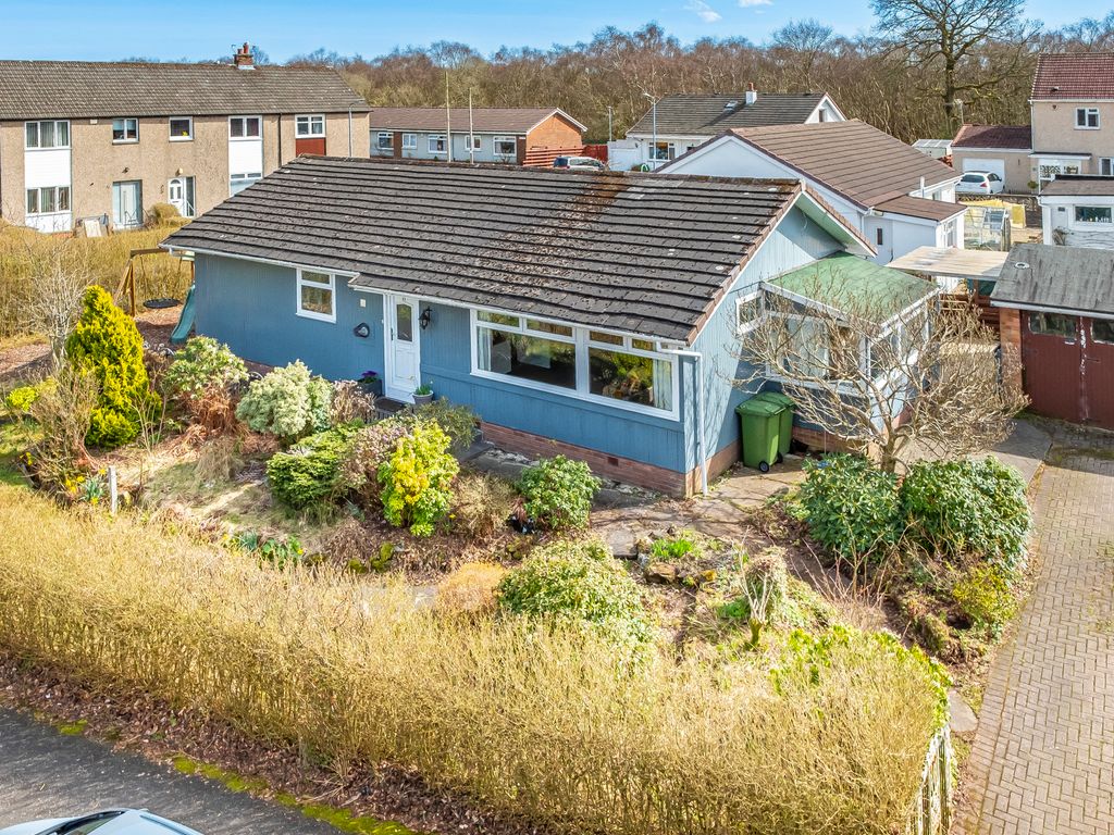 3 bed bungalow for sale in Blackthorn Avenue, Lenzie, Kirkintilloch
