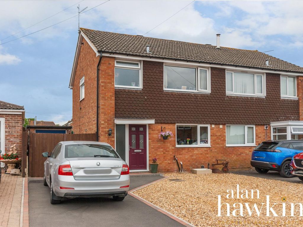 3 bed semidetached house for sale in Tennyson Road, Royal Wootton