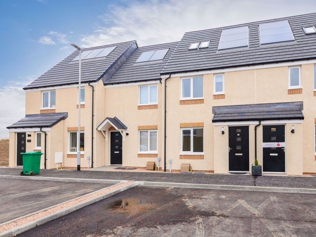 3 bed terraced house to rent in Newton Park, Wormit, Fife DD6, £1,350