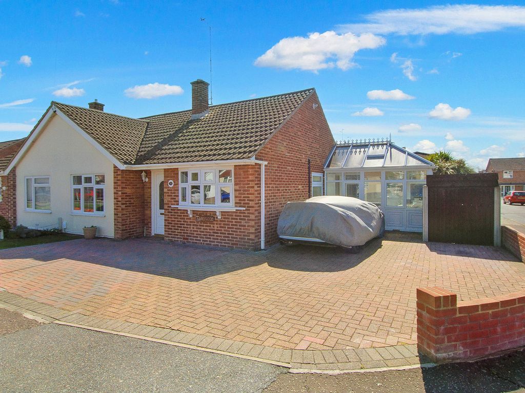 2 bed semidetached bungalow for sale in Redruth Close, Chelmsford CM1