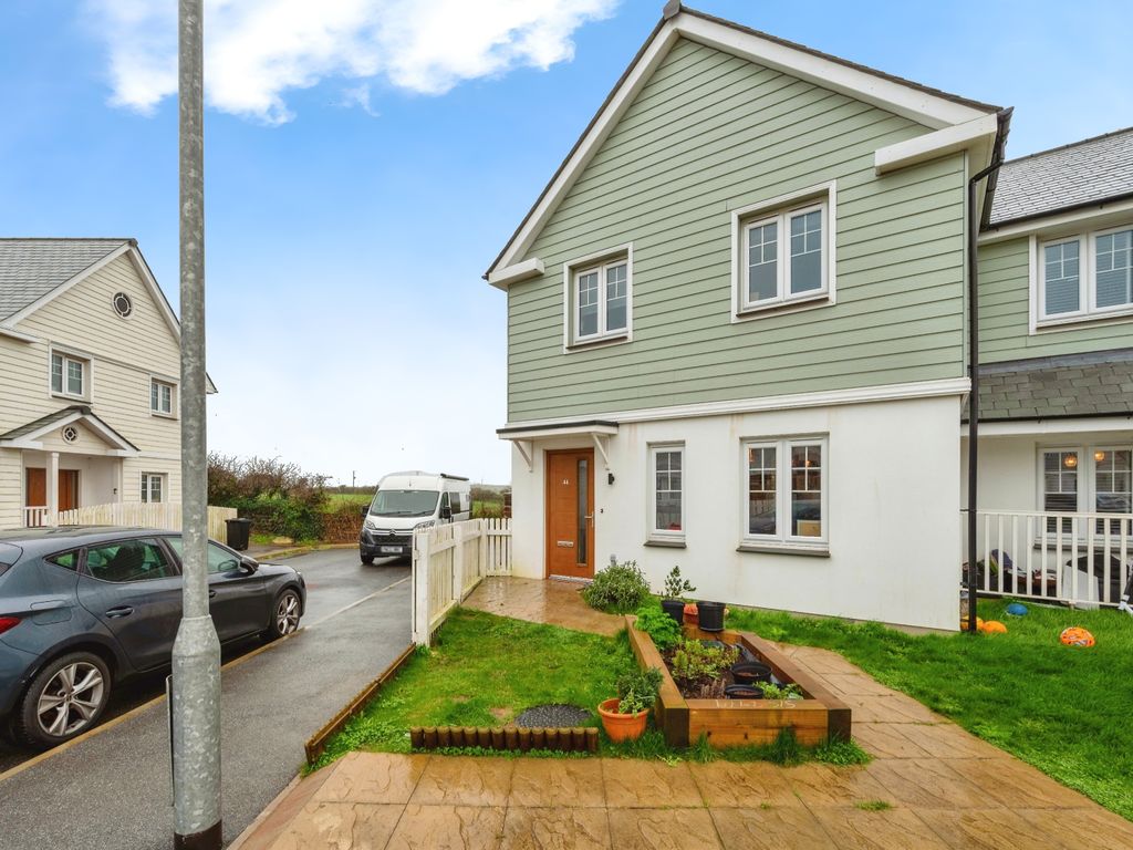 3 bed semidetached house for sale in Polpennic Drive, Padstow