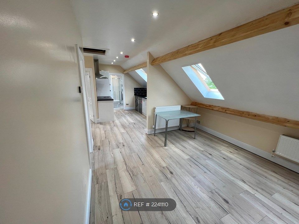 2 bed flat to rent in Lower Hillmorton Rd, Rugby CV21, £975 pcm Zoopla