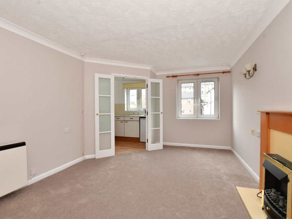 1 bed flat to rent in Croydon Road, Caterham CR3, £1,100 pcm Zoopla