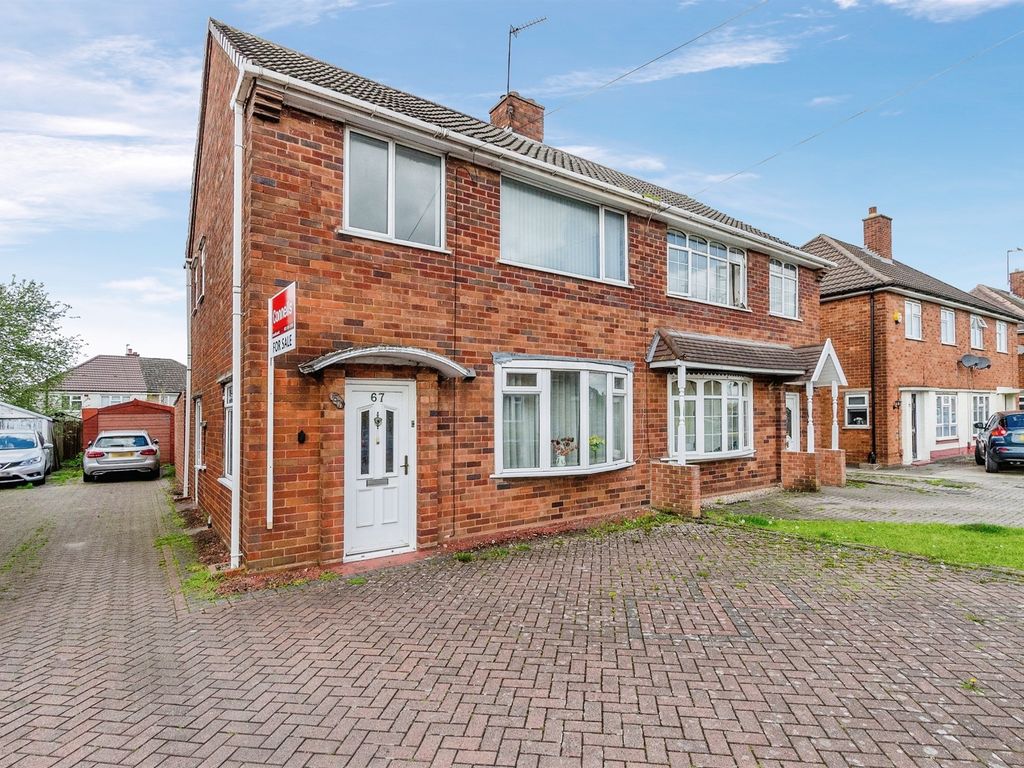 3 bed semidetached house for sale in Kent Road, Wednesbury WS10, £