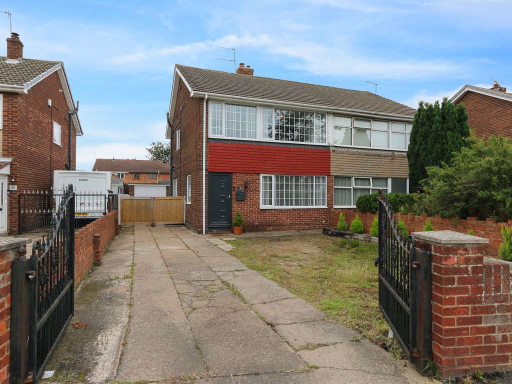 3 bed semidetached house for sale in 94 Station Road, Hatfield
