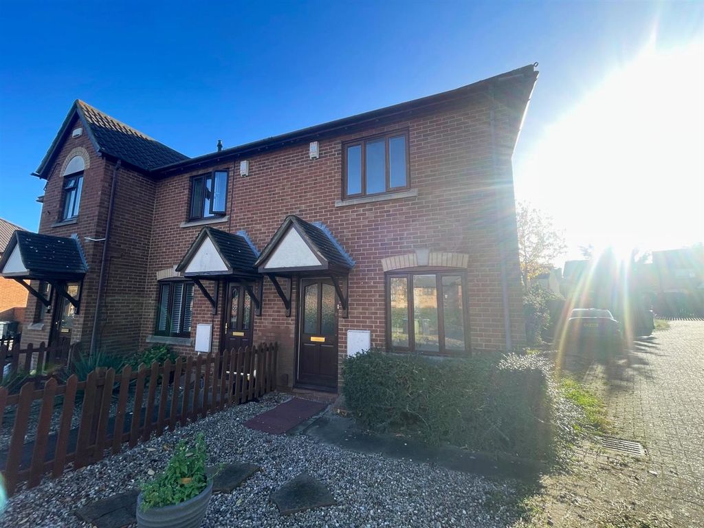 2 bed end terrace house to rent in Tunbridge Grove, Kents Hill, Milton