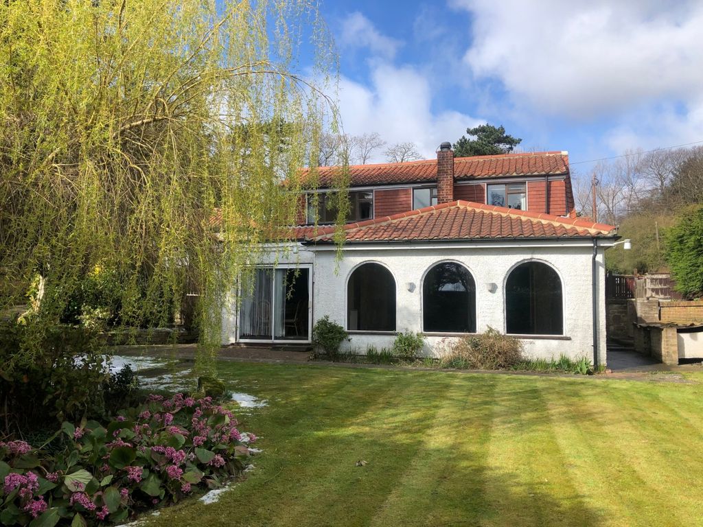 4 bed detached house to rent in Flatts Lane, Nunthorpe, Middlesbrough