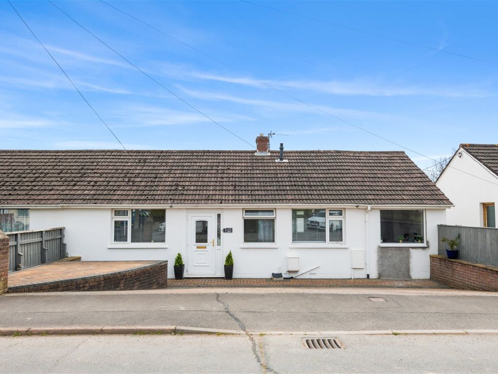 3 bed semidetached bungalow for sale in Oakland Park South