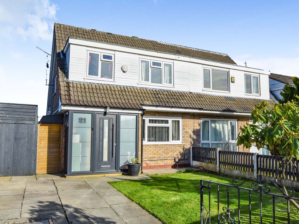 3 bed semidetached house for sale in Marston Close, Whitefield M45